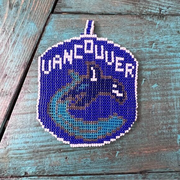 Handcrafted Beaded Vancouver Canuck's Medal - No Chain NHL Hockey - Picture 4 of 6